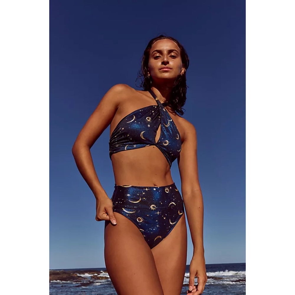 Beach Riot | Moon Shimmer Bikini Set. - Picture 3 of 7